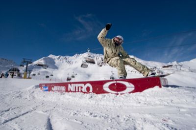 freestyle_feast_swatch_snowpark_soelden_by_rudi_wyhlidal_qparks_02.jpg